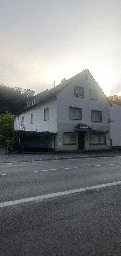 Prodej domu 315 m², pozemek 652 m², Ütterlingser Str. 23, Werdohl, Severní Porýní-Vestfálsko Prodej domu 315 m², pozemek 652 m², Ütterlingser Str. 23, Werdohl, Severní Porýní-Vestfálsko