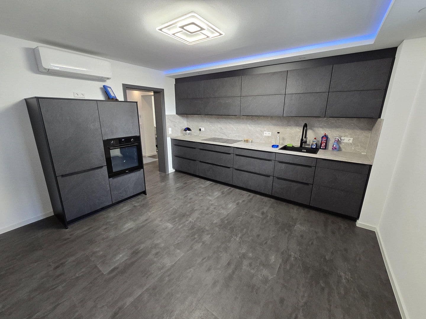 Prodej domu 236 m², pozemek 571 m², Am Sträßel 17, Lustadt, Porýní-Falc Prodej domu 236 m², pozemek 571 m², Am Sträßel 17, Lustadt, Porýní-Falc