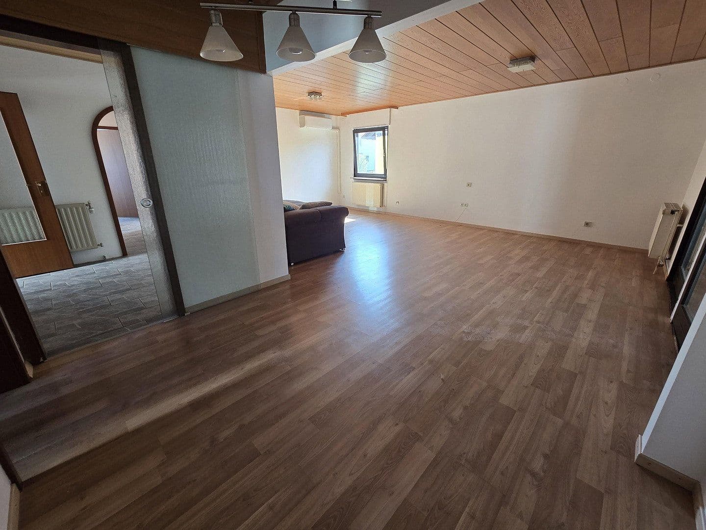 Prodej domu 236 m², pozemek 571 m², Am Sträßel 17, Lustadt, Porýní-Falc Prodej domu 236 m², pozemek 571 m², Am Sträßel 17, Lustadt, Porýní-Falc