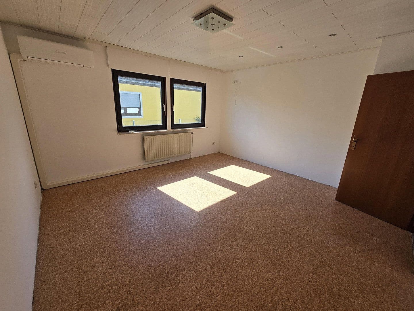 Prodej domu 236 m², pozemek 571 m², Am Sträßel 17, Lustadt, Porýní-Falc Prodej domu 236 m², pozemek 571 m², Am Sträßel 17, Lustadt, Porýní-Falc