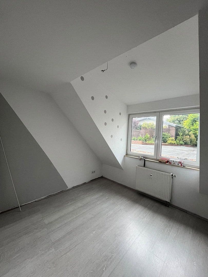 Pronájem bytu 4+1 97 m², Klimmweg 10, Wuppertal, Severní Porýní-Vestfálsko Pronájem bytu 4+1 97 m², Klimmweg 10, Wuppertal, Severní Porýní-Vestfálsko