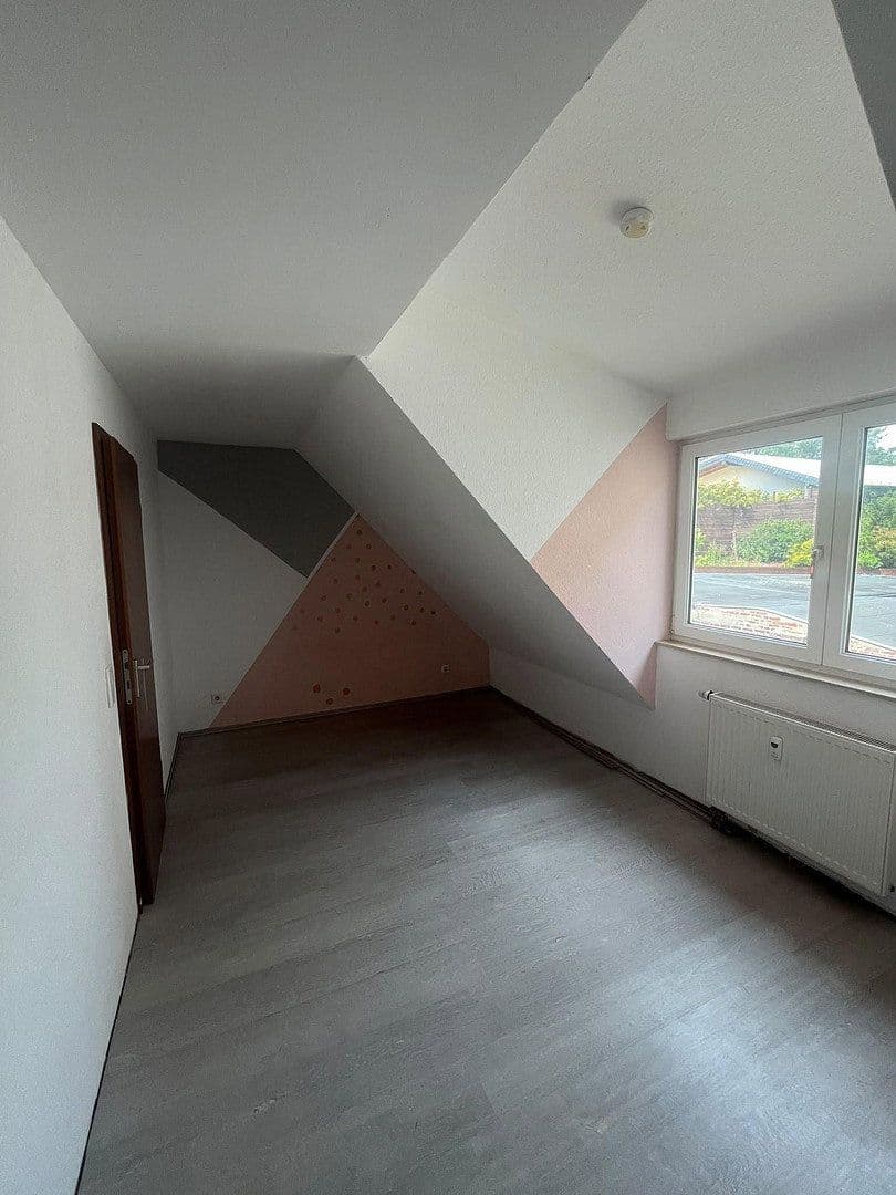 Pronájem bytu 4+1 97 m², Klimmweg 10, Wuppertal, Severní Porýní-Vestfálsko Pronájem bytu 4+1 97 m², Klimmweg 10, Wuppertal, Severní Porýní-Vestfálsko