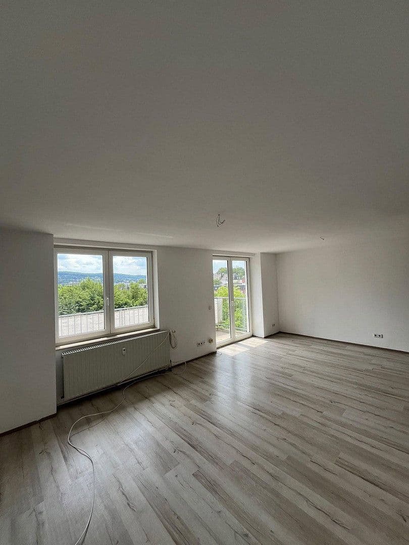 Pronájem bytu 4+1 97 m², Klimmweg 10, Wuppertal, Severní Porýní-Vestfálsko Pronájem bytu 4+1 97 m², Klimmweg 10, Wuppertal, Severní Porýní-Vestfálsko