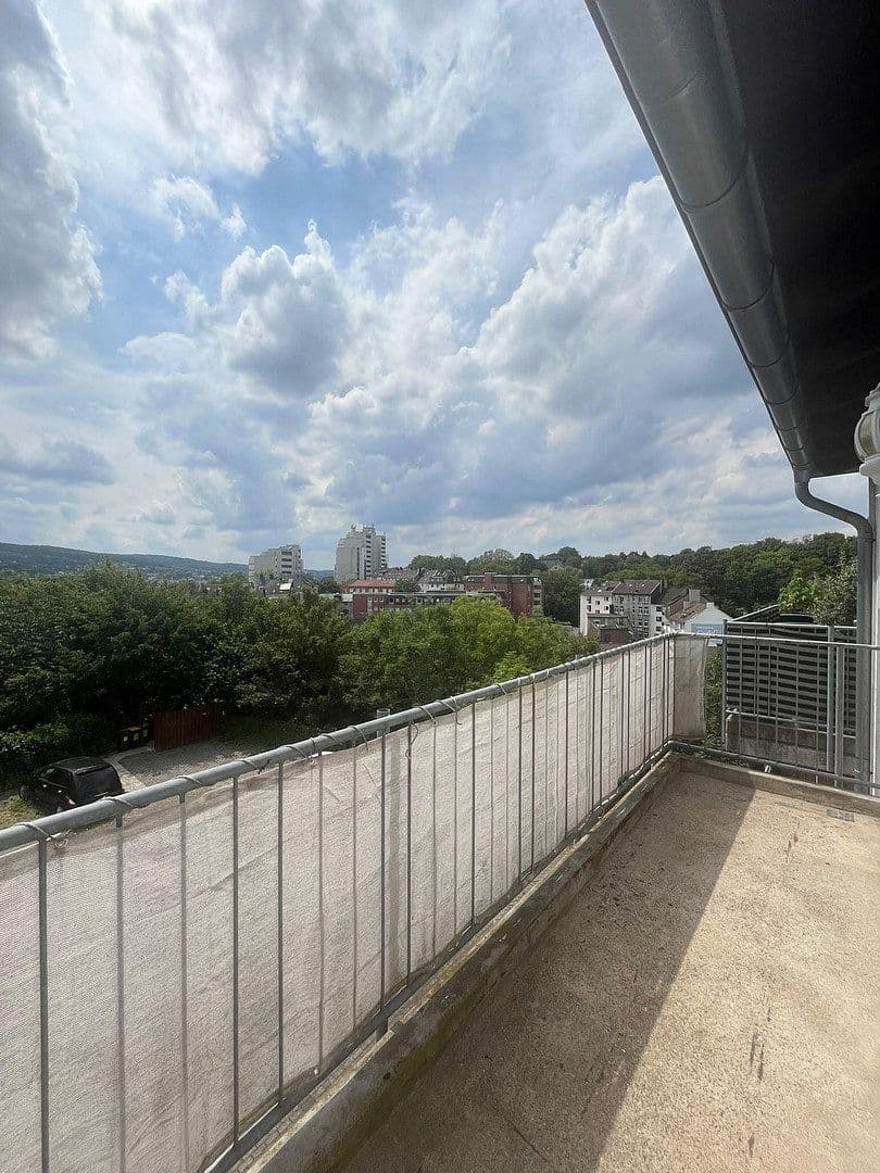Pronájem bytu 4+1 97 m², Klimmweg 10, Wuppertal, Severní Porýní-Vestfálsko Pronájem bytu 4+1 97 m², Klimmweg 10, Wuppertal, Severní Porýní-Vestfálsko