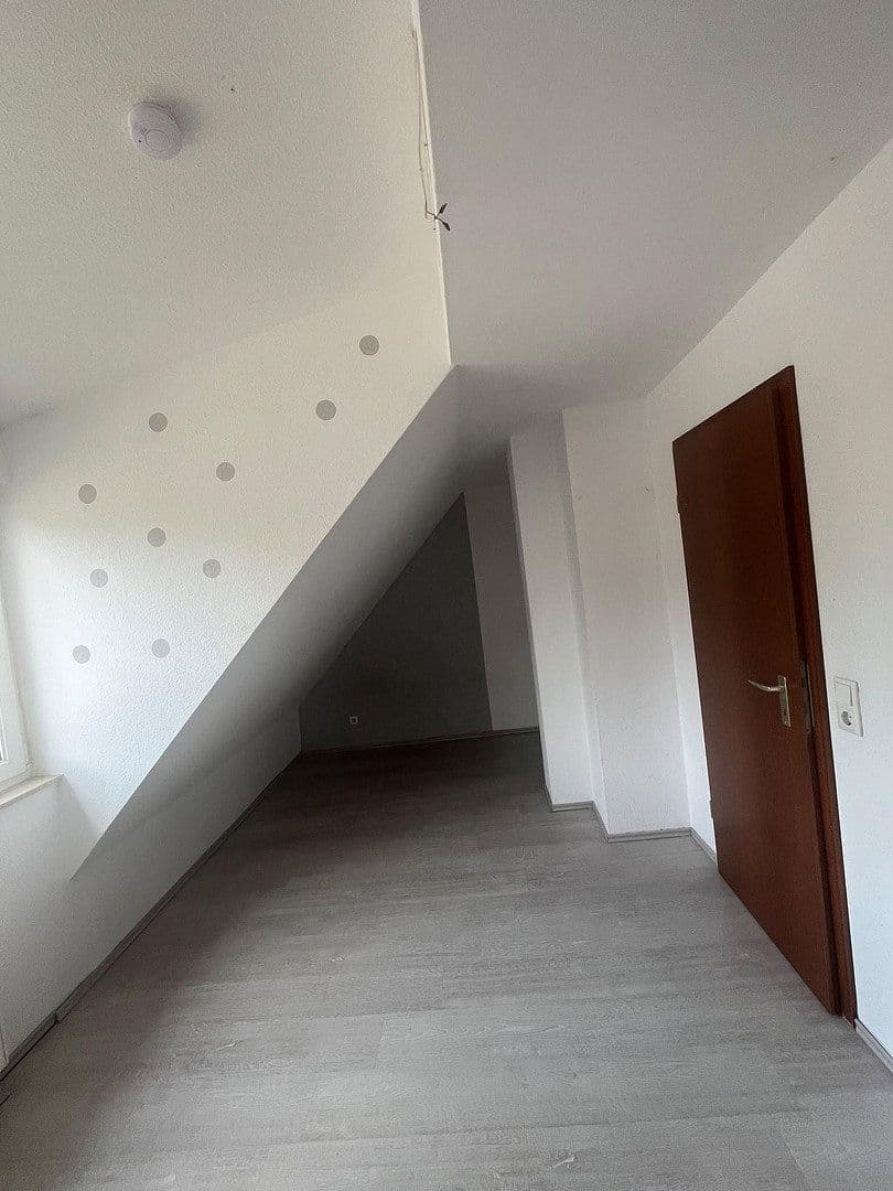 Pronájem bytu 4+1 97 m², Klimmweg 10, Wuppertal, Severní Porýní-Vestfálsko Pronájem bytu 4+1 97 m², Klimmweg 10, Wuppertal, Severní Porýní-Vestfálsko