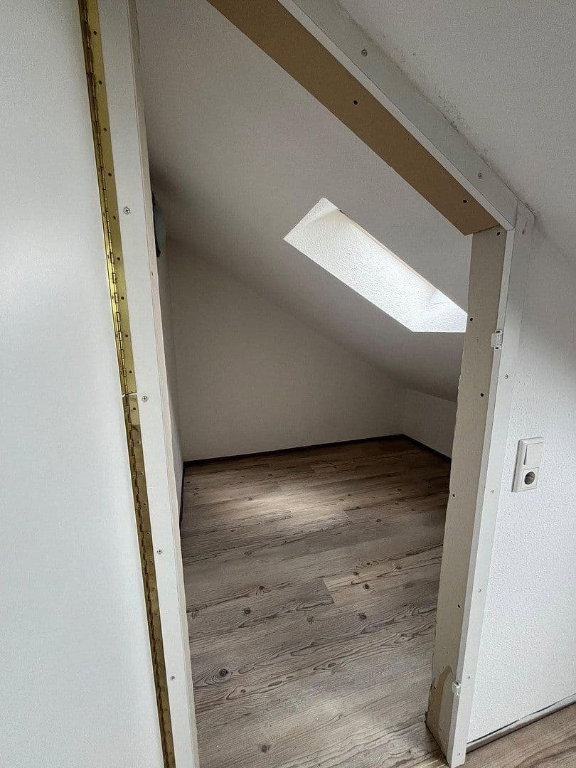 Pronájem bytu 4+1 97 m², Klimmweg 10, Wuppertal, Severní Porýní-Vestfálsko Pronájem bytu 4+1 97 m², Klimmweg 10, Wuppertal, Severní Porýní-Vestfálsko
