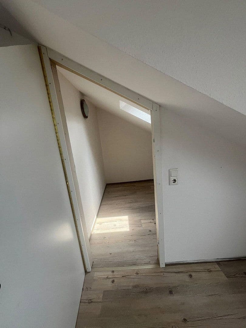 Pronájem bytu 4+1 97 m², Klimmweg 10, Wuppertal, Severní Porýní-Vestfálsko Pronájem bytu 4+1 97 m², Klimmweg 10, Wuppertal, Severní Porýní-Vestfálsko