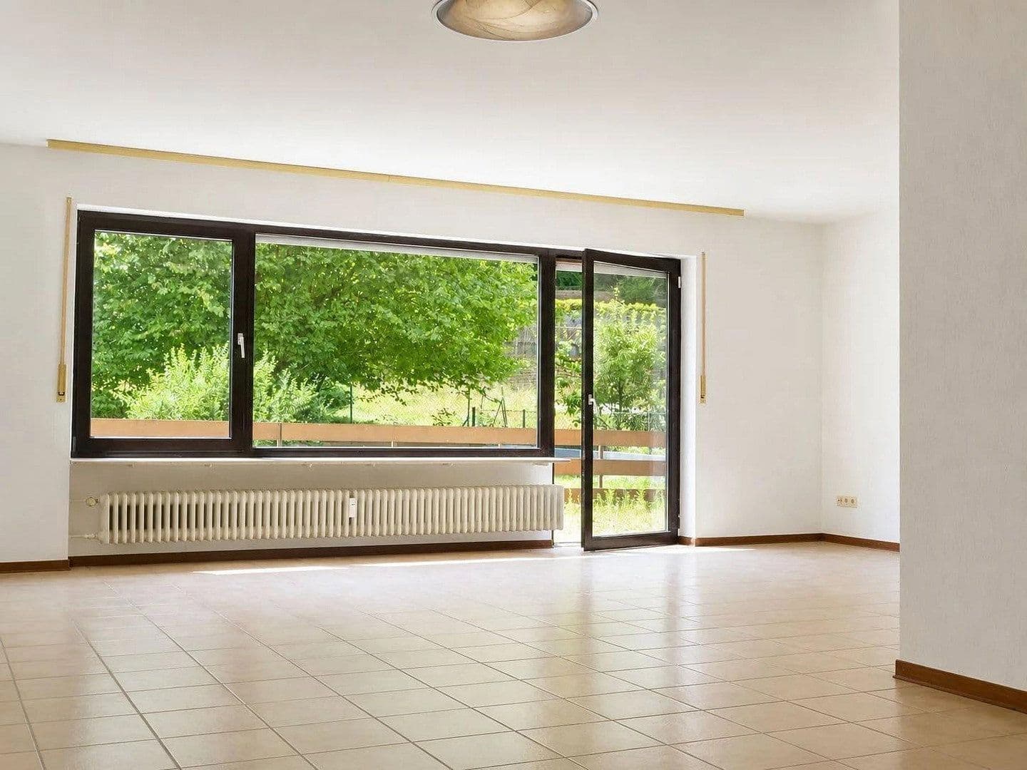 Prodej domu 182 m², pozemek 548 m², Finsterbachstraße 32, Pirmasens, Porýní-Falc Prodej domu 182 m², pozemek 548 m², Finsterbachstraße 32, Pirmasens, Porýní-Falc