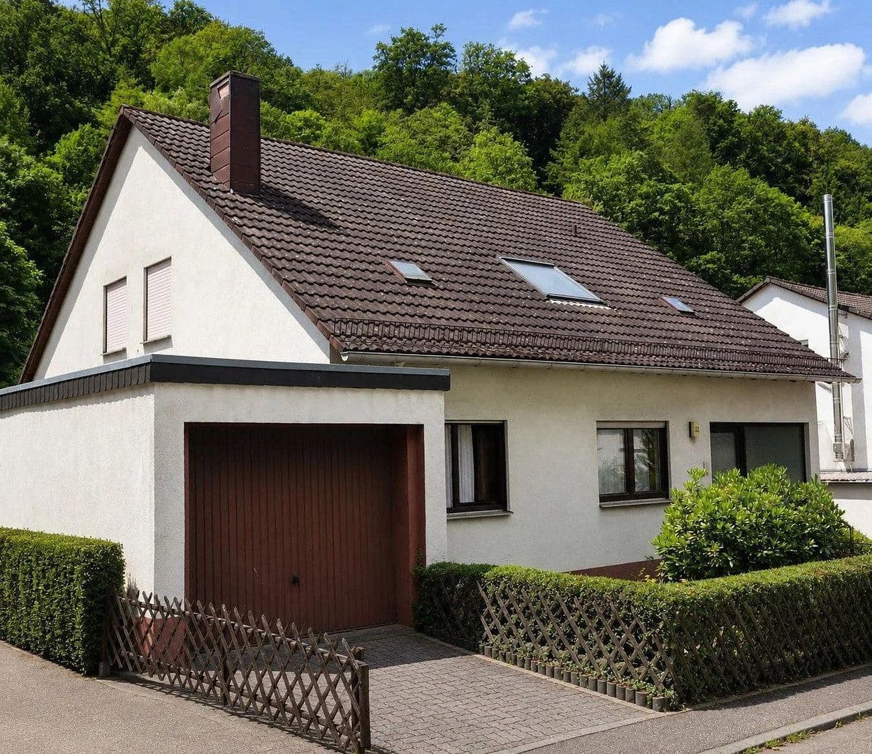 Prodej domu 182 m², pozemek 548 m², Finsterbachstraße 32, Pirmasens, Porýní-Falc Prodej domu 182 m², pozemek 548 m², Finsterbachstraße 32, Pirmasens, Porýní-Falc