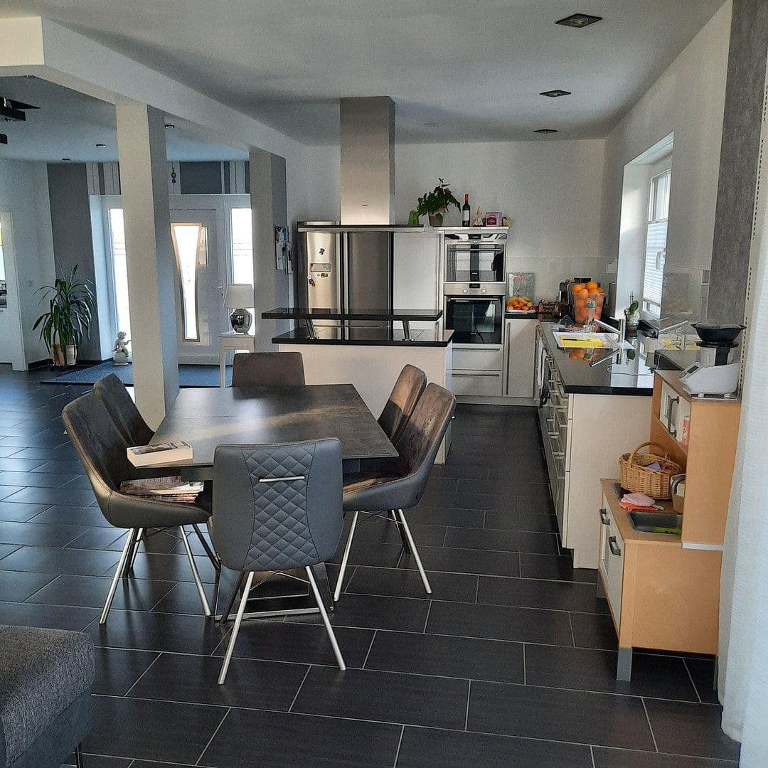 Prodej domu 173 m², pozemek 404 m², Am Knick 11, Henstedt-Ulzburg, Šlesvicko-Holštýnsko Prodej domu 173 m², pozemek 404 m², Am Knick 11, Henstedt-Ulzburg, Šlesvicko-Holštýnsko