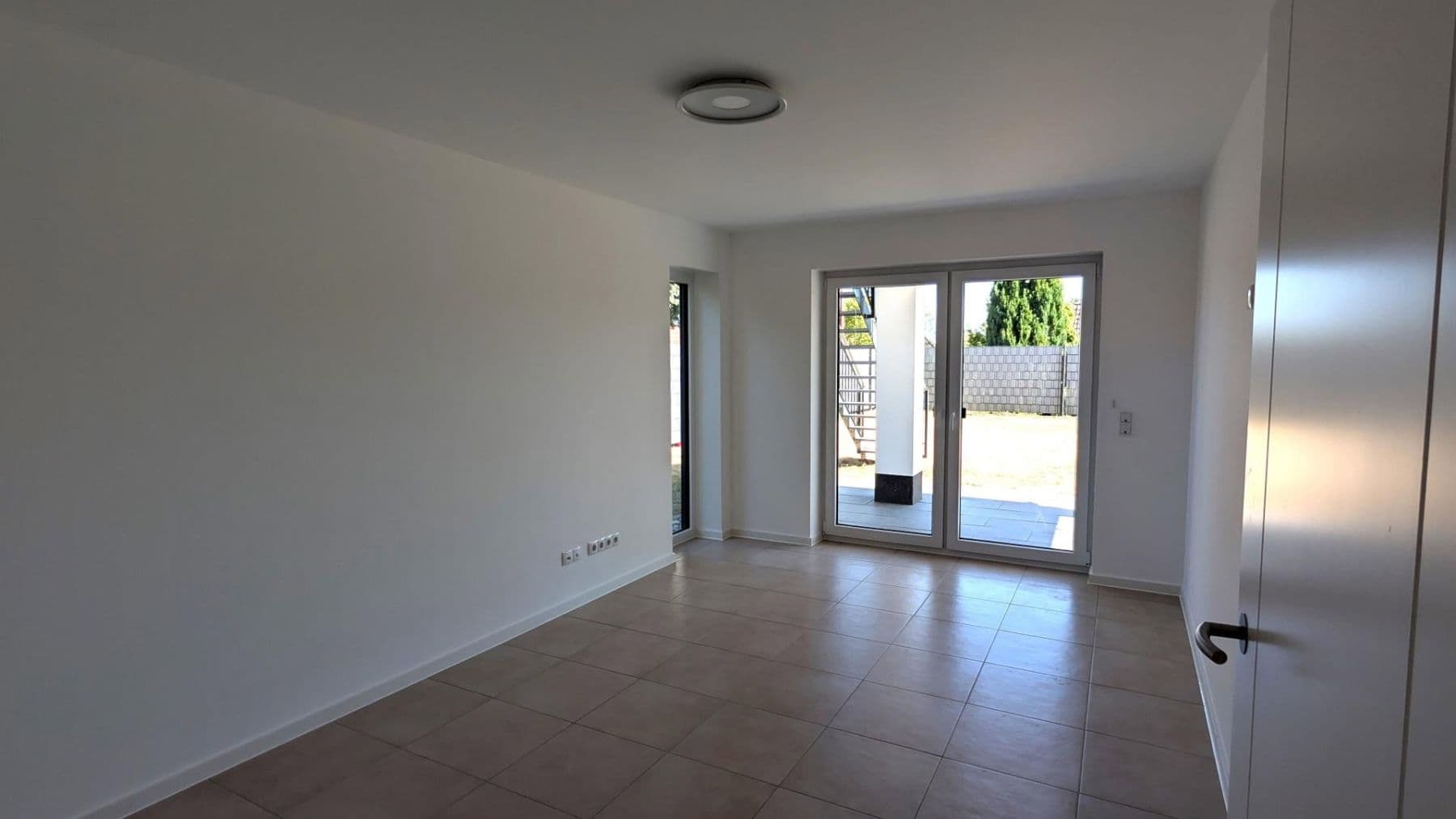 Prodej domu 209 m², pozemek 374 m², Polch, Porýní-Falc Prodej domu 209 m², pozemek 374 m², Polch, Porýní-Falc