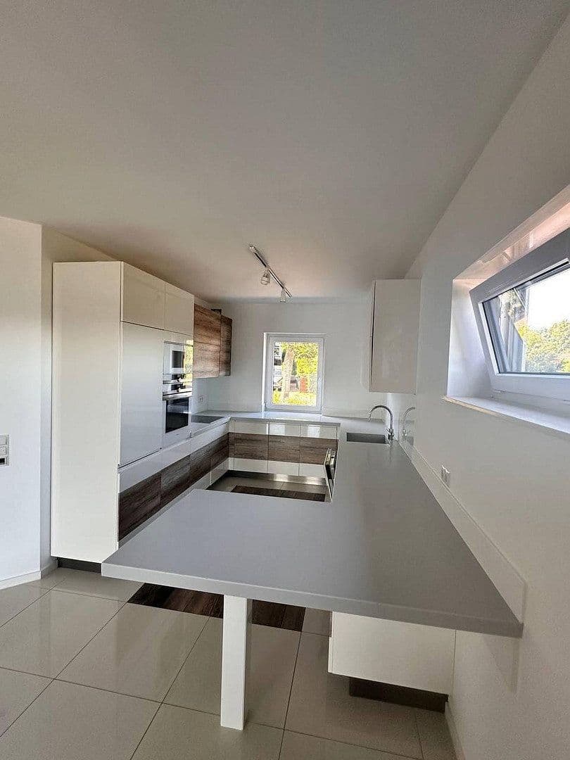 Prodej domu 209 m², pozemek 374 m², Polch, Porýní-Falc Prodej domu 209 m², pozemek 374 m², Polch, Porýní-Falc