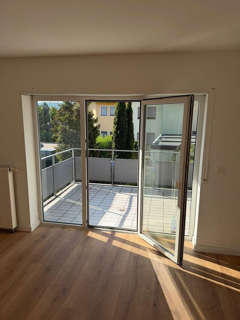 Pronájem bytu 4+1 100 m², Finkenweg, Elsenfeld, Bavorsko Pronájem bytu 4+1 100 m², Finkenweg, Elsenfeld, Bavorsko