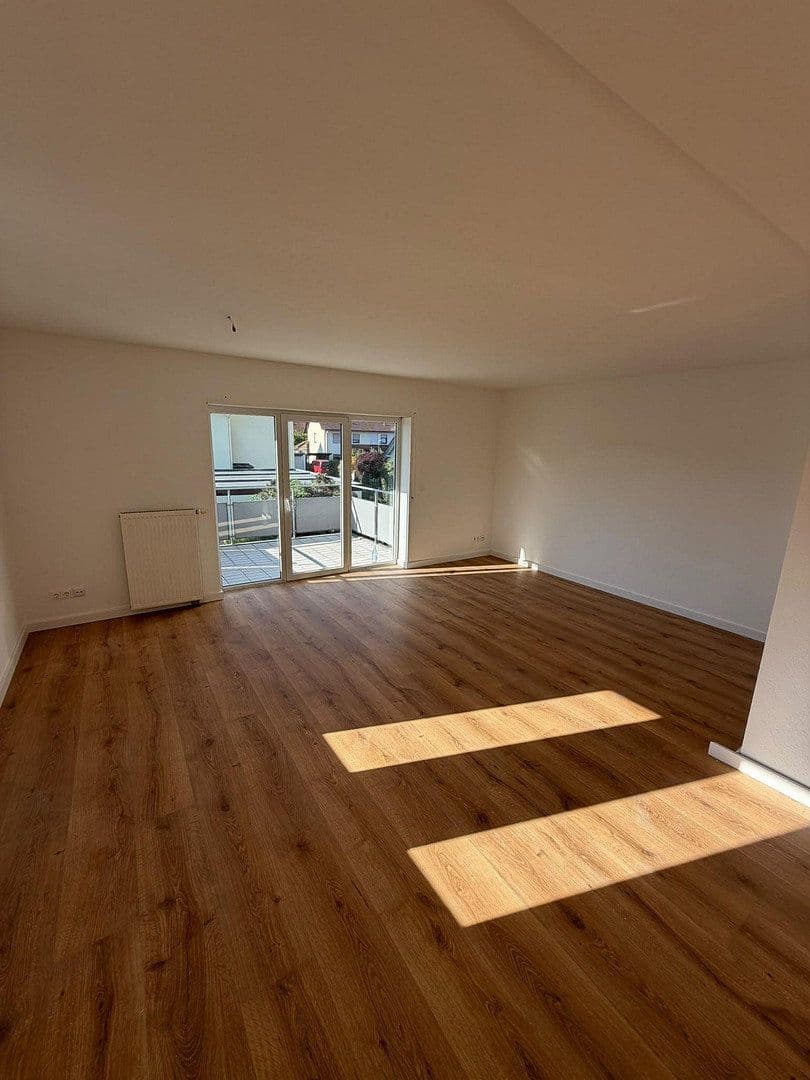 Pronájem bytu 4+1 100 m², Finkenweg, Elsenfeld, Bavorsko Pronájem bytu 4+1 100 m², Finkenweg, Elsenfeld, Bavorsko