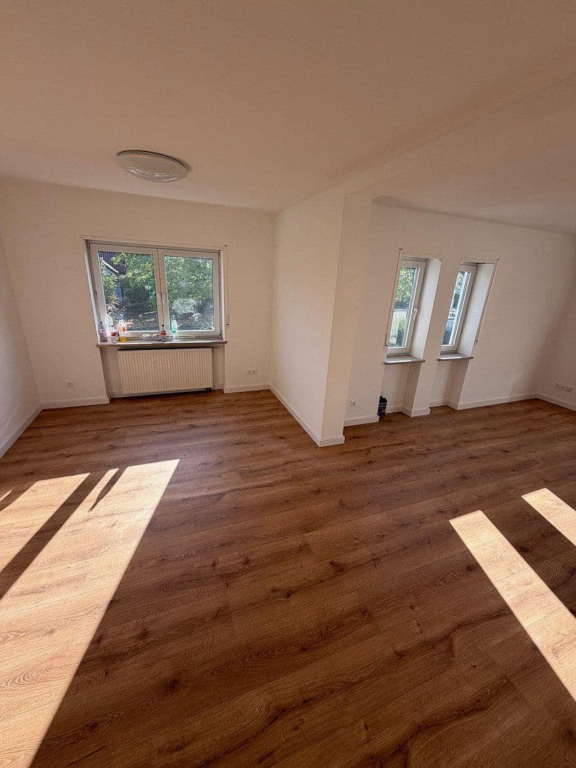 Pronájem bytu 4+1 100 m², Finkenweg, Elsenfeld, Bavorsko Pronájem bytu 4+1 100 m², Finkenweg, Elsenfeld, Bavorsko
