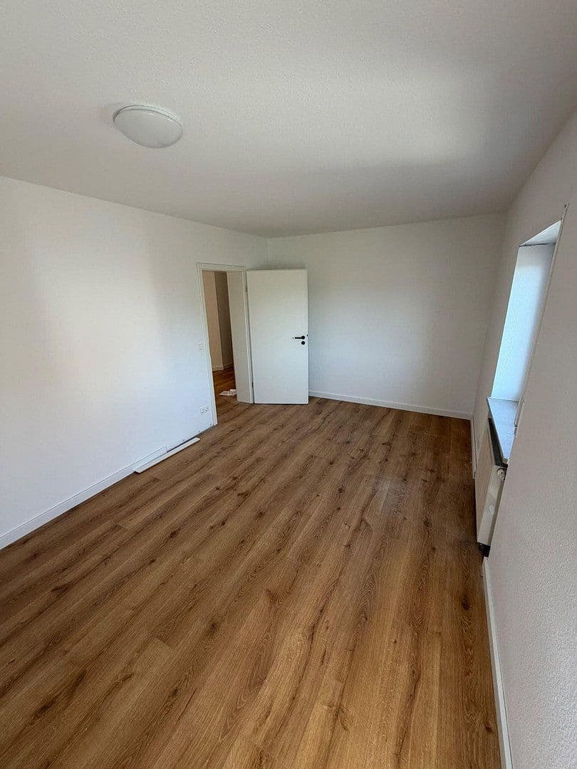 Pronájem bytu 4+1 100 m², Finkenweg, Elsenfeld, Bavorsko Pronájem bytu 4+1 100 m², Finkenweg, Elsenfeld, Bavorsko