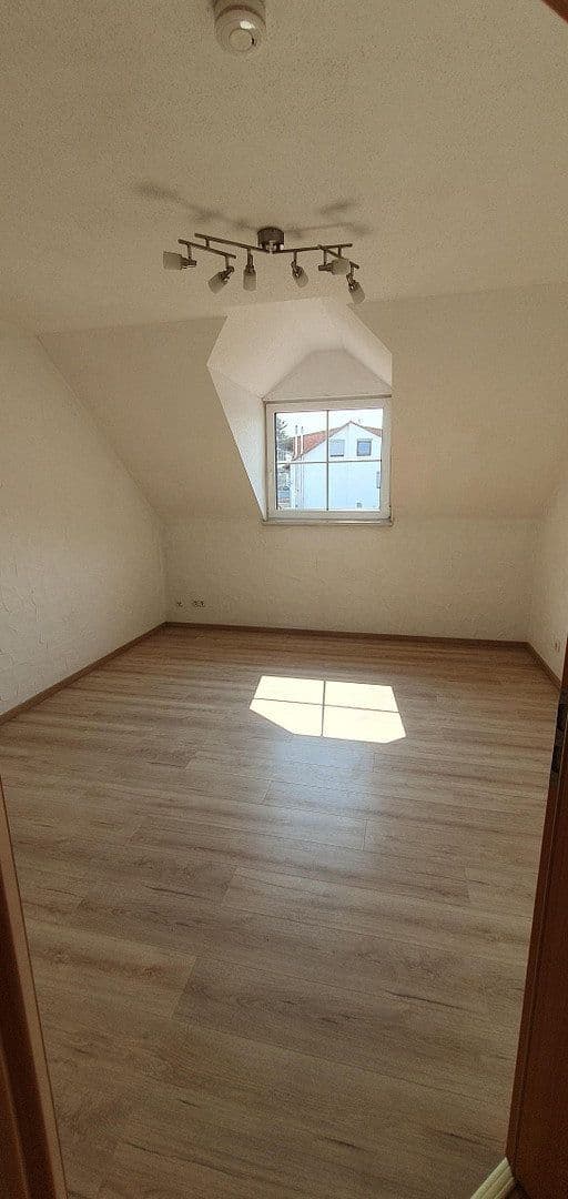 Prodej domu 180 m², pozemek 325 m², Bruchmühlbach-Miesau, Porýní-Falc Prodej domu 180 m², pozemek 325 m², Bruchmühlbach-Miesau, Porýní-Falc