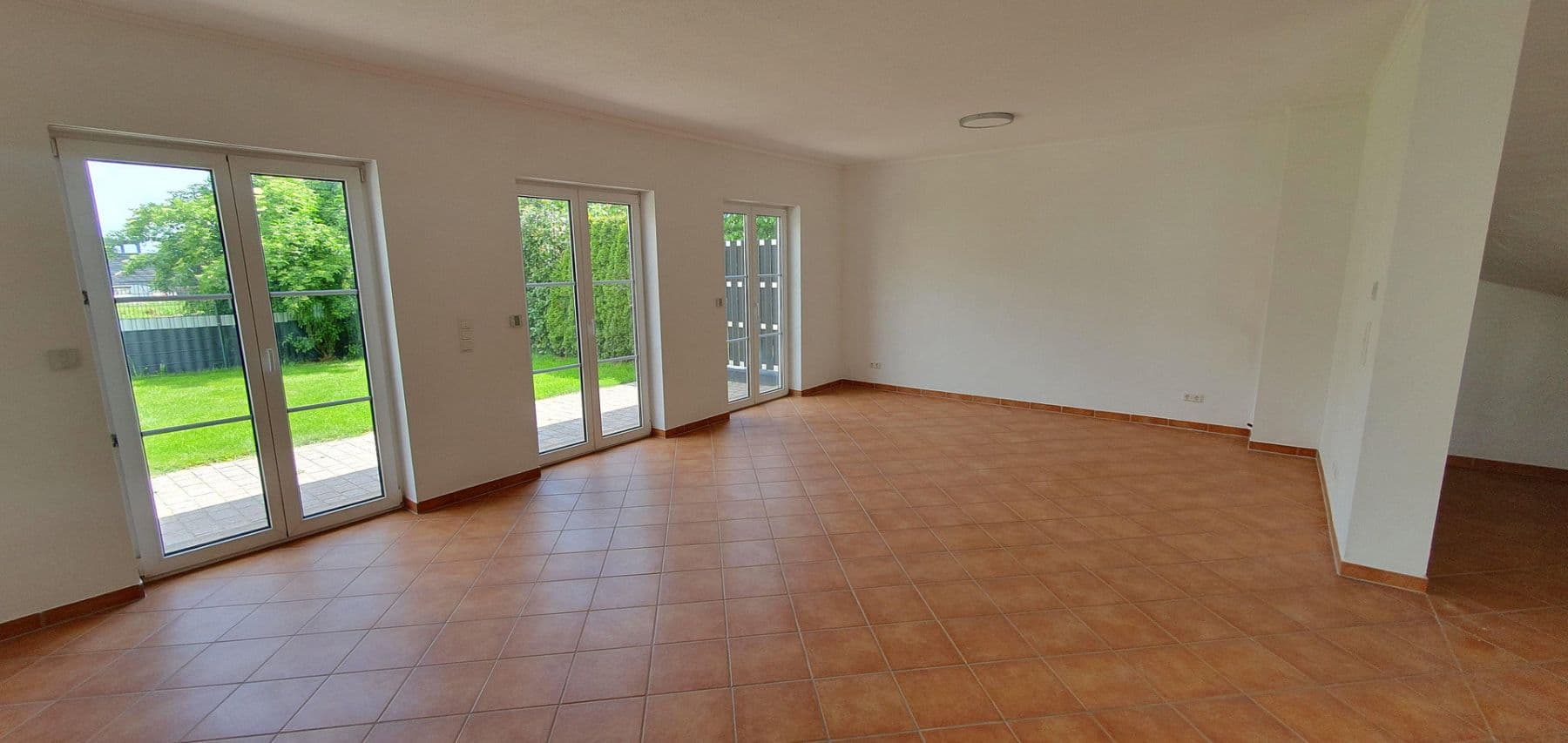 Prodej domu 180 m², pozemek 325 m², Bruchmühlbach-Miesau, Porýní-Falc Prodej domu 180 m², pozemek 325 m², Bruchmühlbach-Miesau, Porýní-Falc