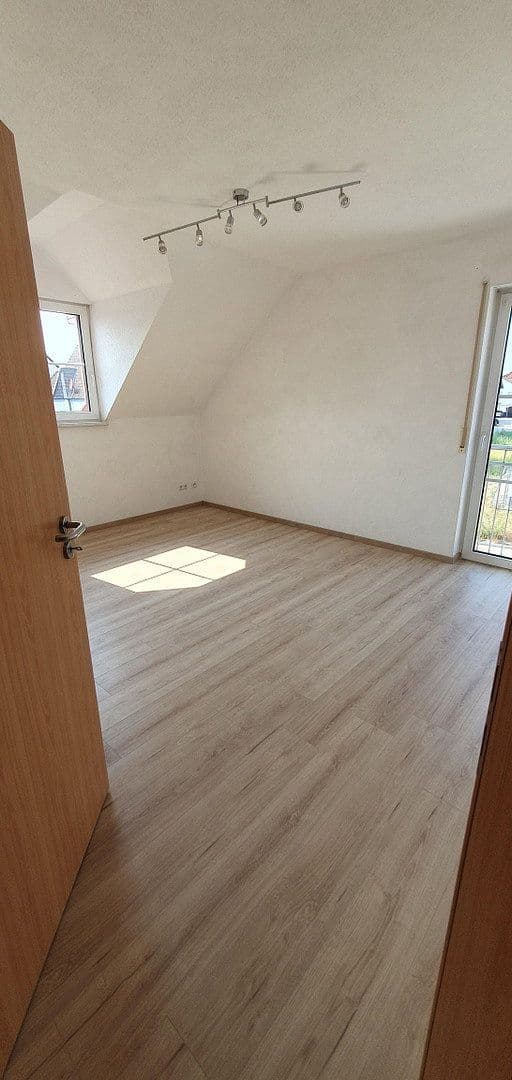 Prodej domu 180 m², pozemek 325 m², Bruchmühlbach-Miesau, Porýní-Falc Prodej domu 180 m², pozemek 325 m², Bruchmühlbach-Miesau, Porýní-Falc