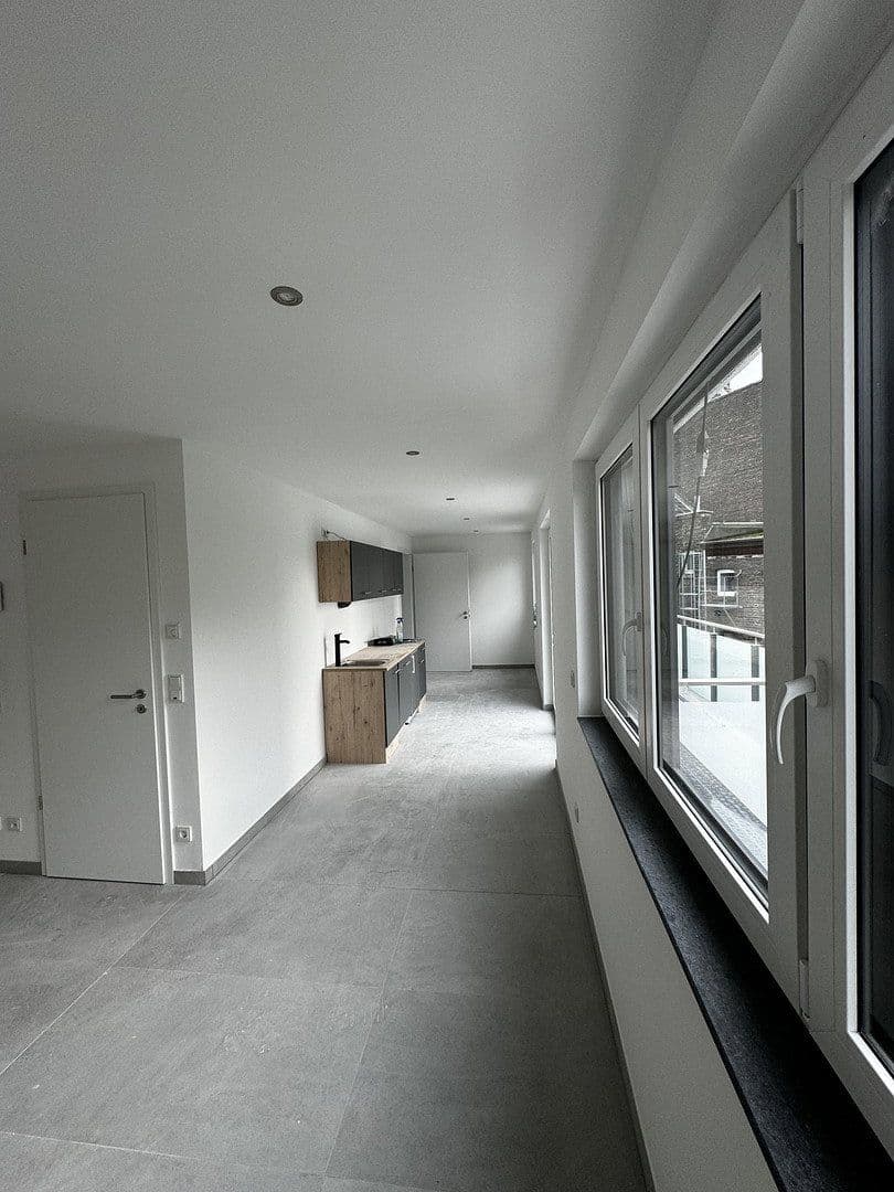 Pronájem bytu 1+1 70 m², Düsseldorfer Strasse 3, Köln, Severní Porýní-Vestfálsko Pronájem bytu 1+1 70 m², Düsseldorfer Strasse 3, Köln, Severní Porýní-Vestfálsko