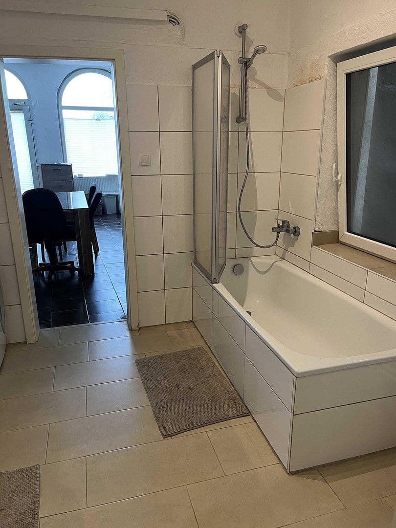 Pronájem bytu 3+1 75 m², Natruper Straße 39, Osnabrück, Dolní Sasko Pronájem bytu 3+1 75 m², Natruper Straße 39, Osnabrück, Dolní Sasko