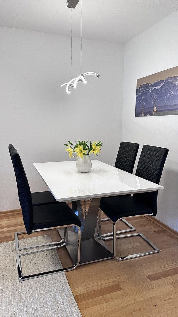 Pronájem bytu 3+1 73 m², Georgenschwaigstraße 24, München, Bavorsko Pronájem bytu 3+1 73 m², Georgenschwaigstraße 24, München, Bavorsko
