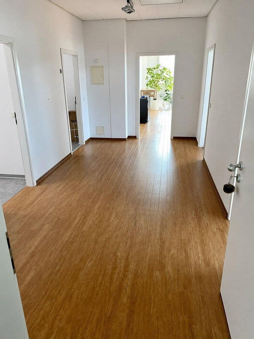 Pronájem kanceláře 105 m², Bürgermeister Graf Ring 10, Geretsried, Gelting, Bavorsko Pronájem kanceláře 105 m², Bürgermeister Graf Ring 10, Geretsried, Gelting, Bavorsko