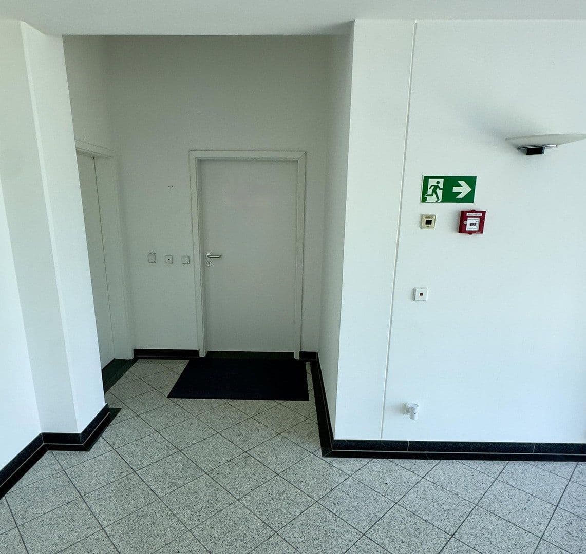Pronájem kanceláře 105 m², Bürgermeister Graf Ring 10, Geretsried, Gelting, Bavorsko Pronájem kanceláře 105 m², Bürgermeister Graf Ring 10, Geretsried, Gelting, Bavorsko