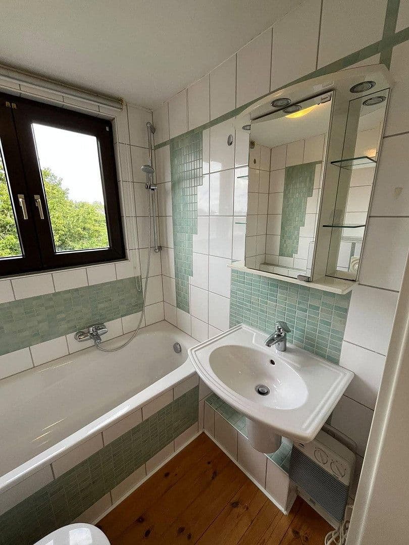 Pronájem bytu 2+1 42 m², Heiligenhaus, Severní Porýní-Vestfálsko Pronájem bytu 2+1 42 m², Heiligenhaus, Severní Porýní-Vestfálsko