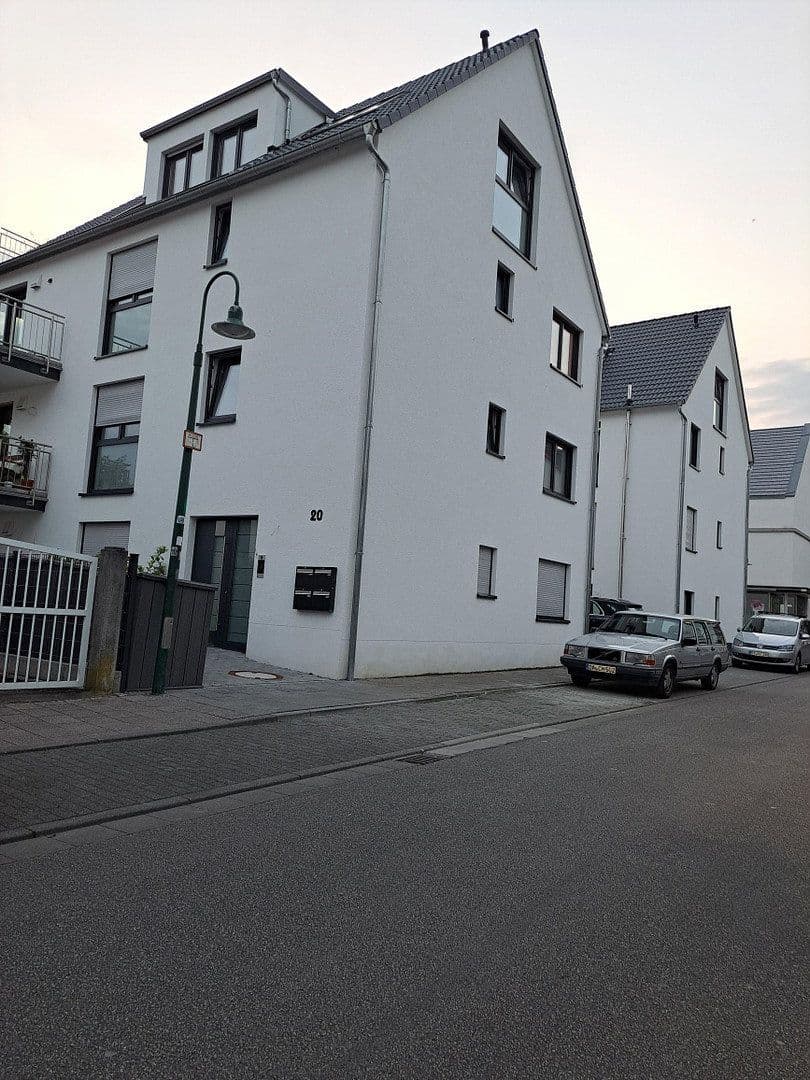 Pronájem bytu 3+1 95 m², Darmstadt-Eberstadt, Hessen Pronájem bytu 3+1 95 m², Darmstadt-Eberstadt, Hessen