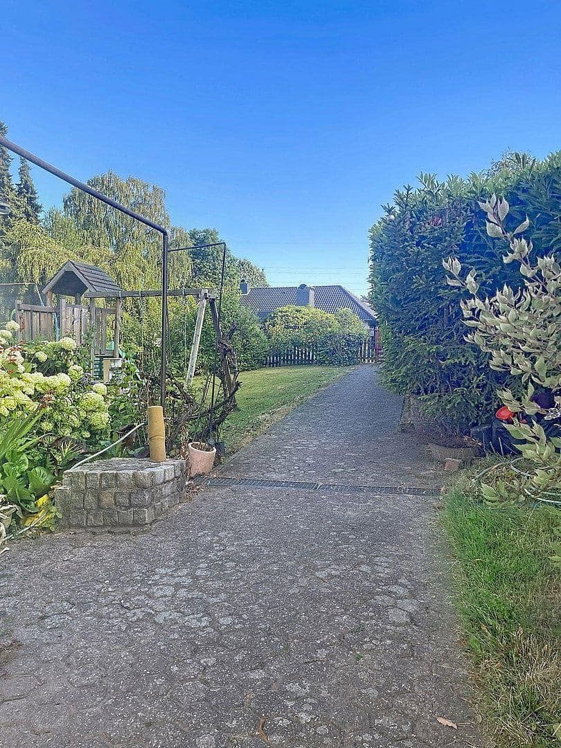 Prodej domu 120 m², pozemek 530 m², Schaberger Straße 81, Solingen, Severní Porýní-Vestfálsko Prodej domu 120 m², pozemek 530 m², Schaberger Straße 81, Solingen, Severní Porýní-Vestfálsko