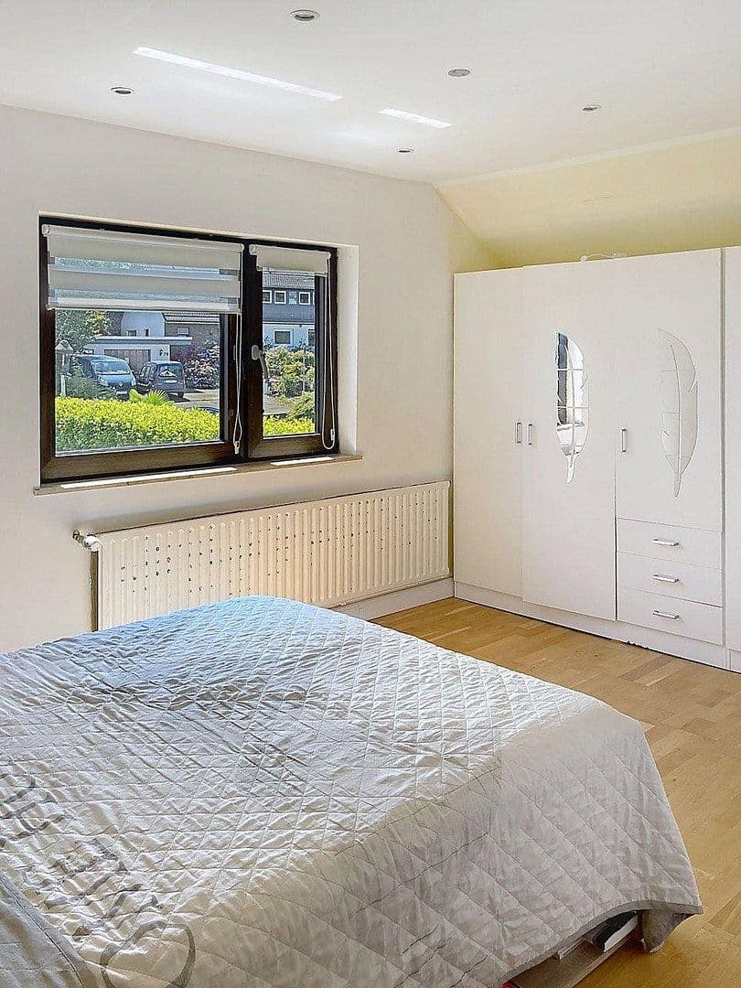 Prodej domu 120 m², pozemek 530 m², Schaberger Straße 81, Solingen, Severní Porýní-Vestfálsko Prodej domu 120 m², pozemek 530 m², Schaberger Straße 81, Solingen, Severní Porýní-Vestfálsko