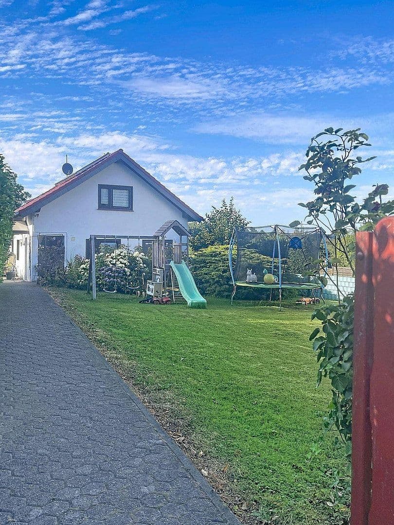 Prodej domu 120 m², pozemek 530 m², Schaberger Straße 81, Solingen, Severní Porýní-Vestfálsko Prodej domu 120 m², pozemek 530 m², Schaberger Straße 81, Solingen, Severní Porýní-Vestfálsko