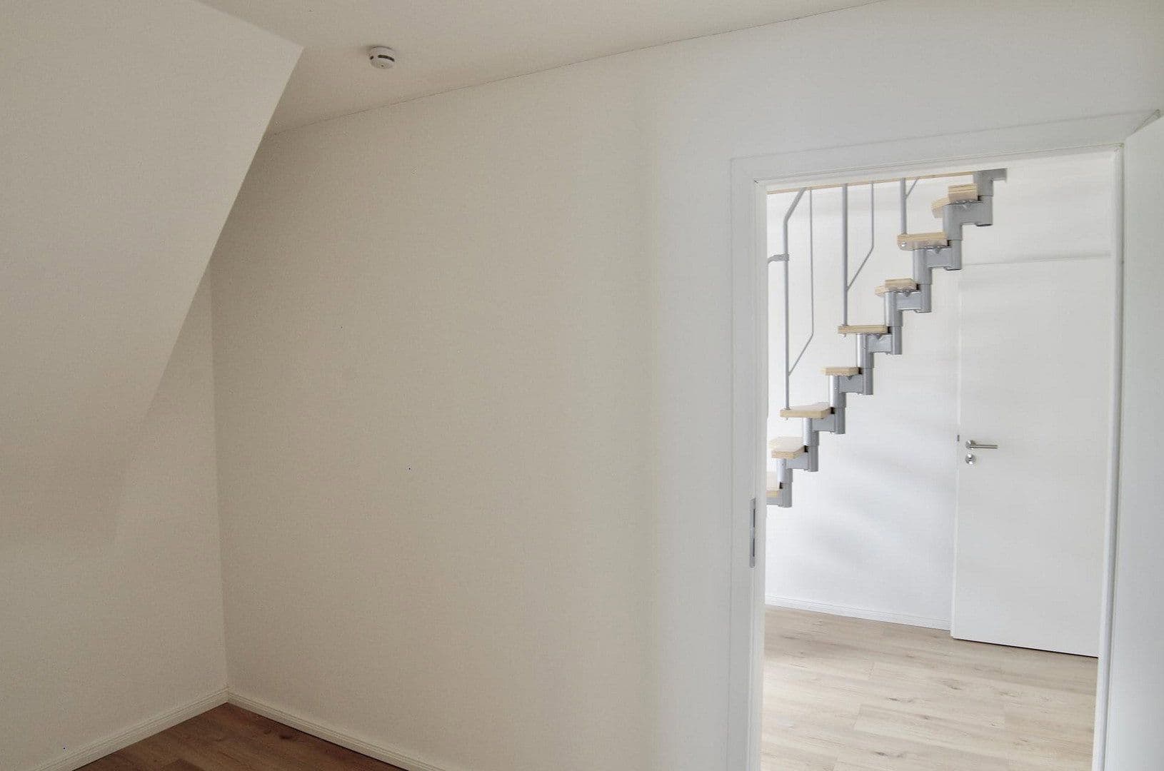 Pronájem domu 133 m², pozemek 591 m², Köhlerbergstraße 28, Wolfsburg, Dolní Sasko Pronájem domu 133 m², pozemek 591 m², Köhlerbergstraße 28, Wolfsburg, Dolní Sasko
