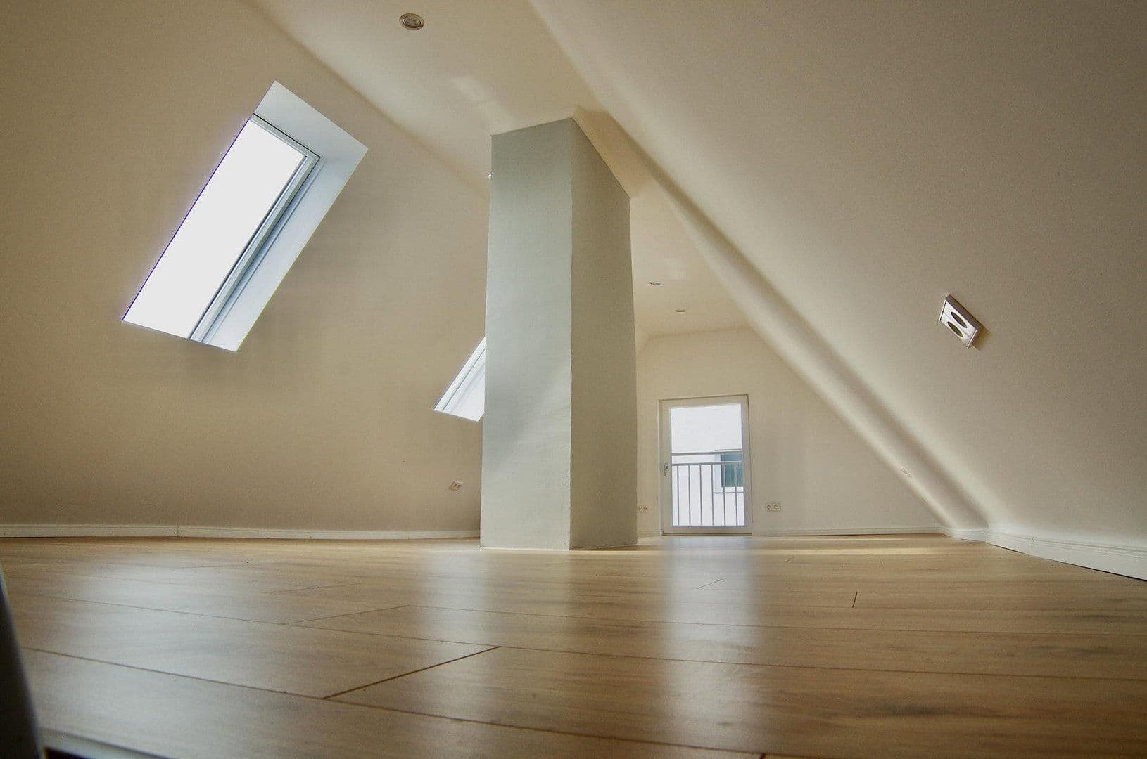 Pronájem domu 133 m², pozemek 591 m², Köhlerbergstraße 28, Wolfsburg, Dolní Sasko Pronájem domu 133 m², pozemek 591 m², Köhlerbergstraße 28, Wolfsburg, Dolní Sasko
