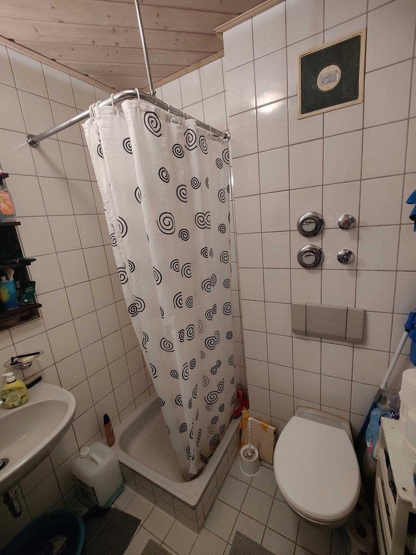 Pronájem bytu 1+1 28 m², Wendlingen am Neckar, Bádensko-Württembersko Pronájem bytu 1+1 28 m², Wendlingen am Neckar, Bádensko-Württembersko