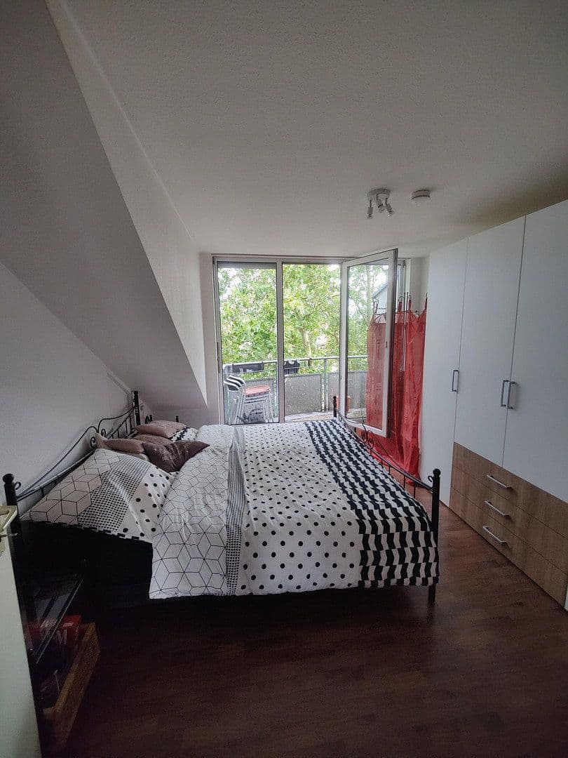 Pronájem bytu 2+1 53 m², Wendlingen am Neckar, Bádensko-Württembersko Pronájem bytu 2+1 53 m², Wendlingen am Neckar, Bádensko-Württembersko