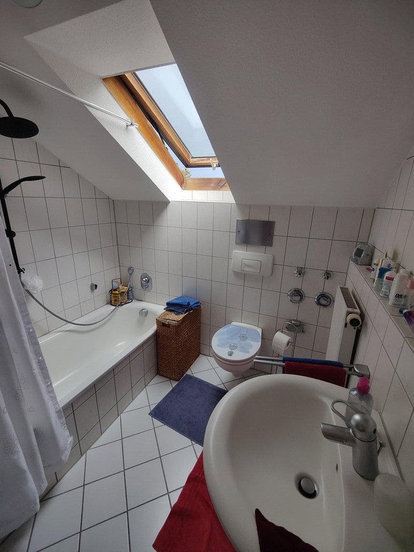 Pronájem bytu 2+1 53 m², Wendlingen am Neckar, Bádensko-Württembersko Pronájem bytu 2+1 53 m², Wendlingen am Neckar, Bádensko-Württembersko