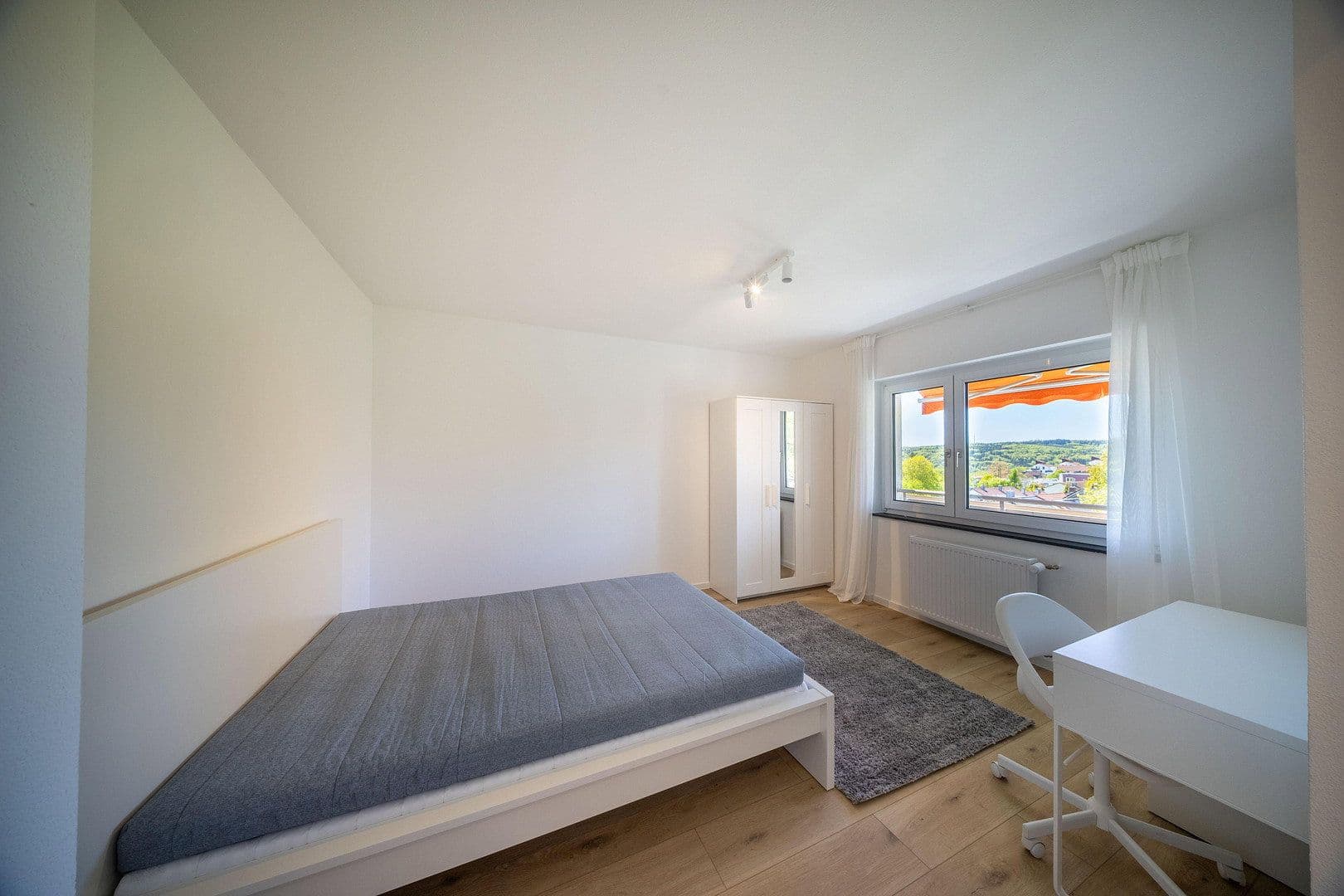 Pronájem bytu 4+1 85 m², Ulm, Bádensko-Württembersko Pronájem bytu 4+1 85 m², Ulm, Bádensko-Württembersko