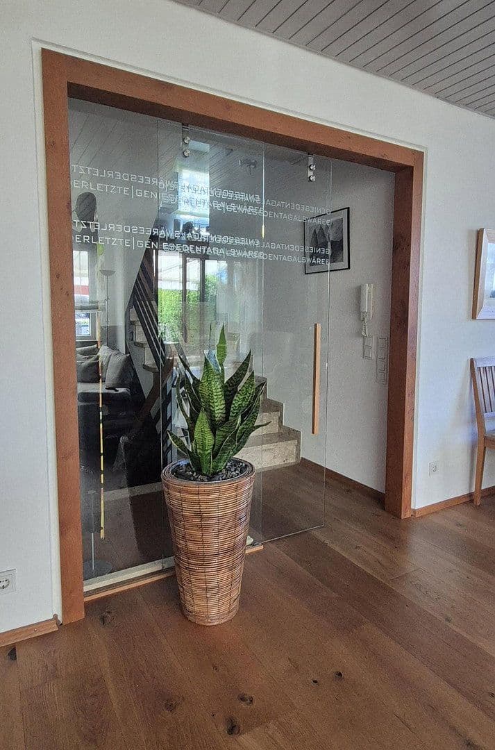 Prodej domu 113 m², pozemek 338 m², Leonberg, Bádensko-Württembersko Prodej domu 113 m², pozemek 338 m², Leonberg, Bádensko-Württembersko