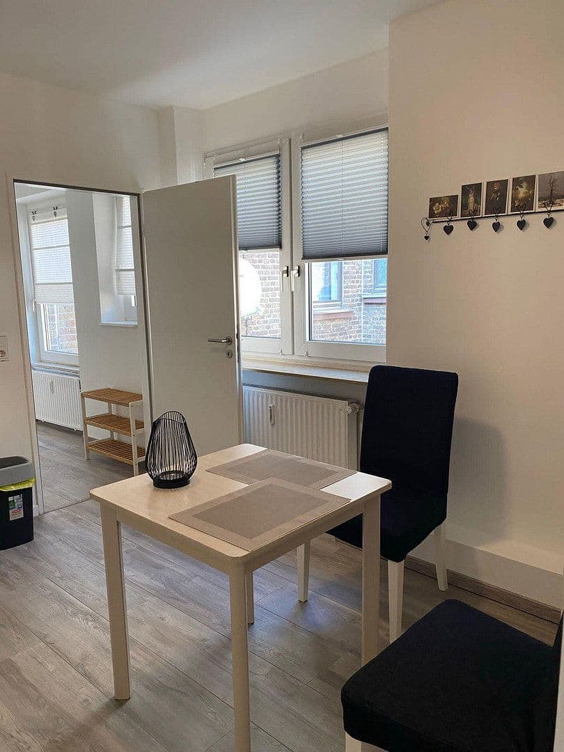 Pronájem bytu 1+1 36 m², Köln, Severní Porýní-Vestfálsko Pronájem bytu 1+1 36 m², Köln, Severní Porýní-Vestfálsko