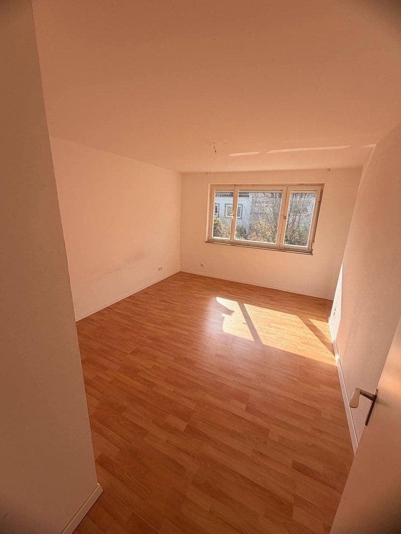 Prodej domu 210 m², pozemek 476 m², Stuttgart, Bádensko-Württembersko Prodej domu 210 m², pozemek 476 m², Stuttgart, Bádensko-Württembersko