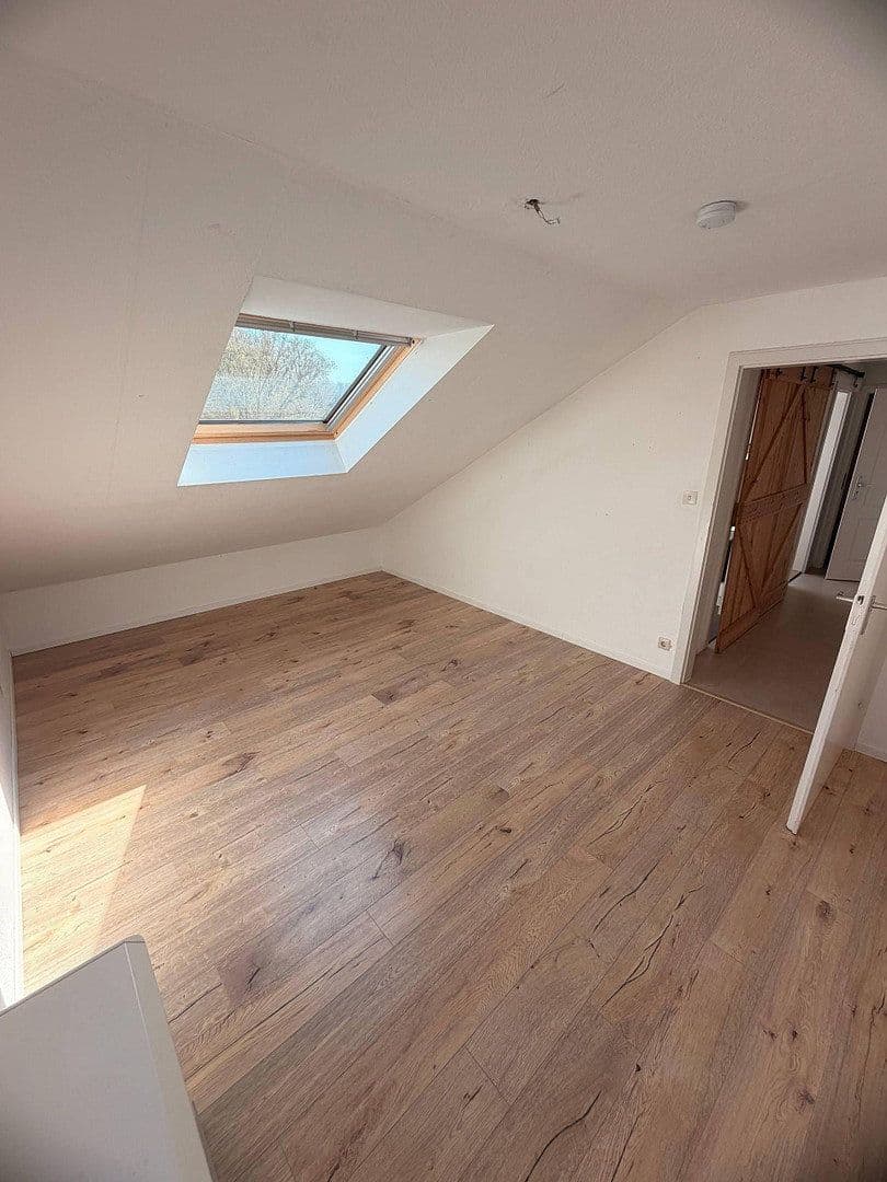 Prodej domu 210 m², pozemek 476 m², Stuttgart, Bádensko-Württembersko Prodej domu 210 m², pozemek 476 m², Stuttgart, Bádensko-Württembersko