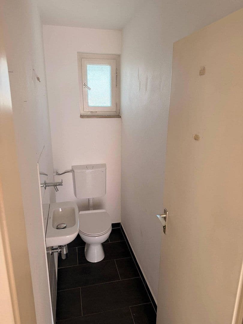 Prodej domu 210 m², pozemek 476 m², Stuttgart, Bádensko-Württembersko Prodej domu 210 m², pozemek 476 m², Stuttgart, Bádensko-Württembersko