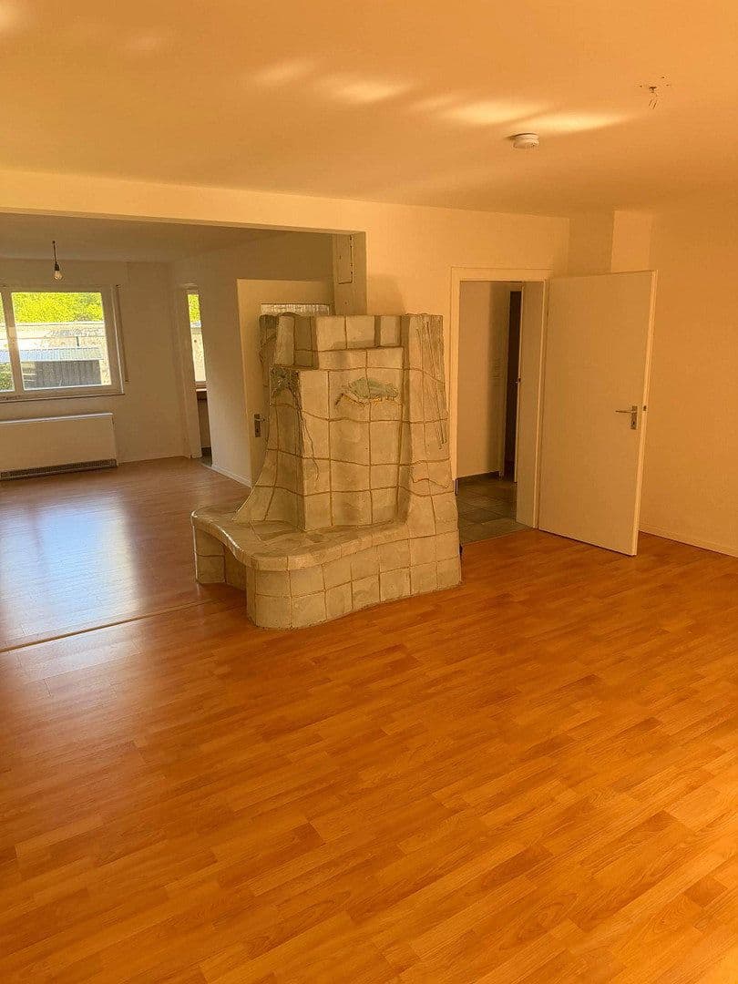 Prodej domu 210 m², pozemek 476 m², Stuttgart, Bádensko-Württembersko Prodej domu 210 m², pozemek 476 m², Stuttgart, Bádensko-Württembersko