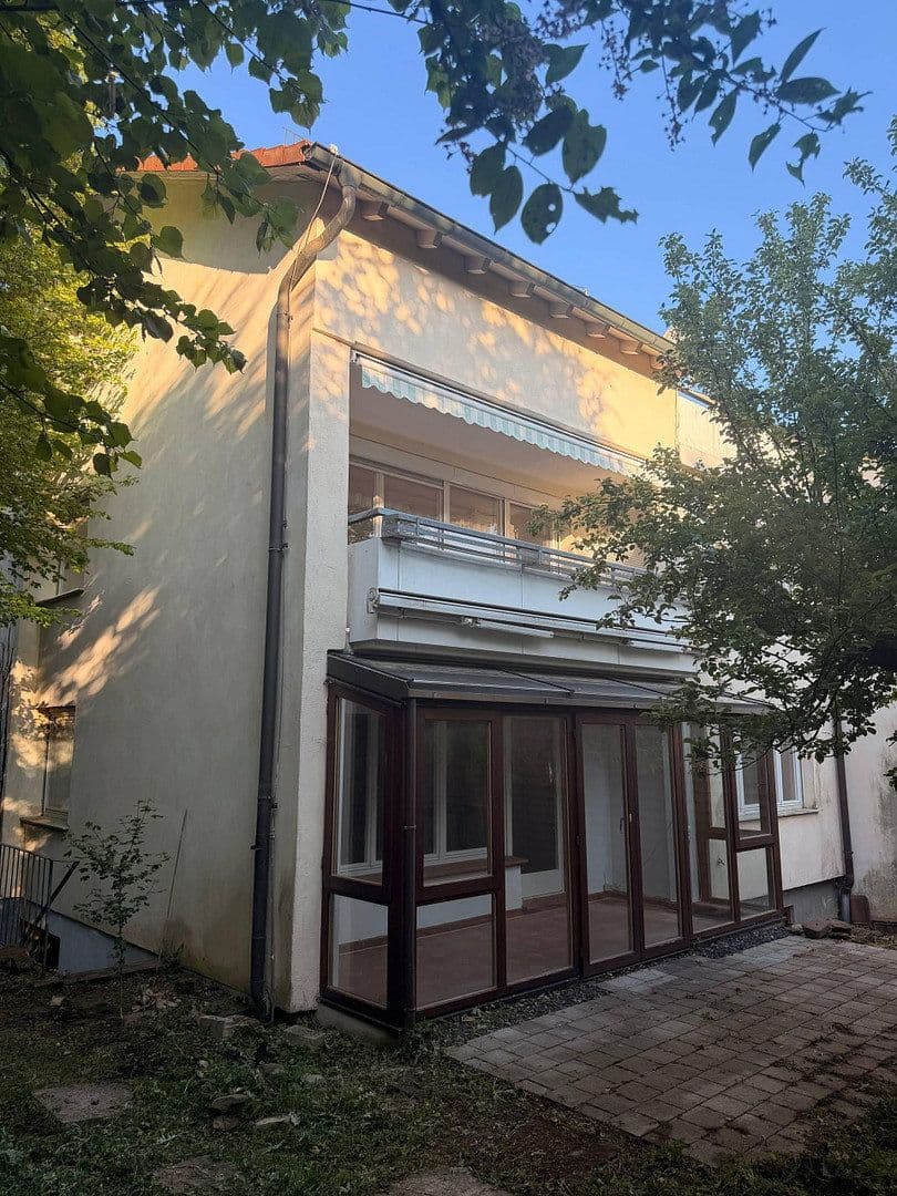Prodej domu 210 m², pozemek 476 m², Stuttgart, Bádensko-Württembersko Prodej domu 210 m², pozemek 476 m², Stuttgart, Bádensko-Württembersko