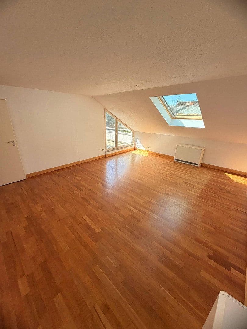 Prodej domu 210 m², pozemek 476 m², Stuttgart, Bádensko-Württembersko Prodej domu 210 m², pozemek 476 m², Stuttgart, Bádensko-Württembersko