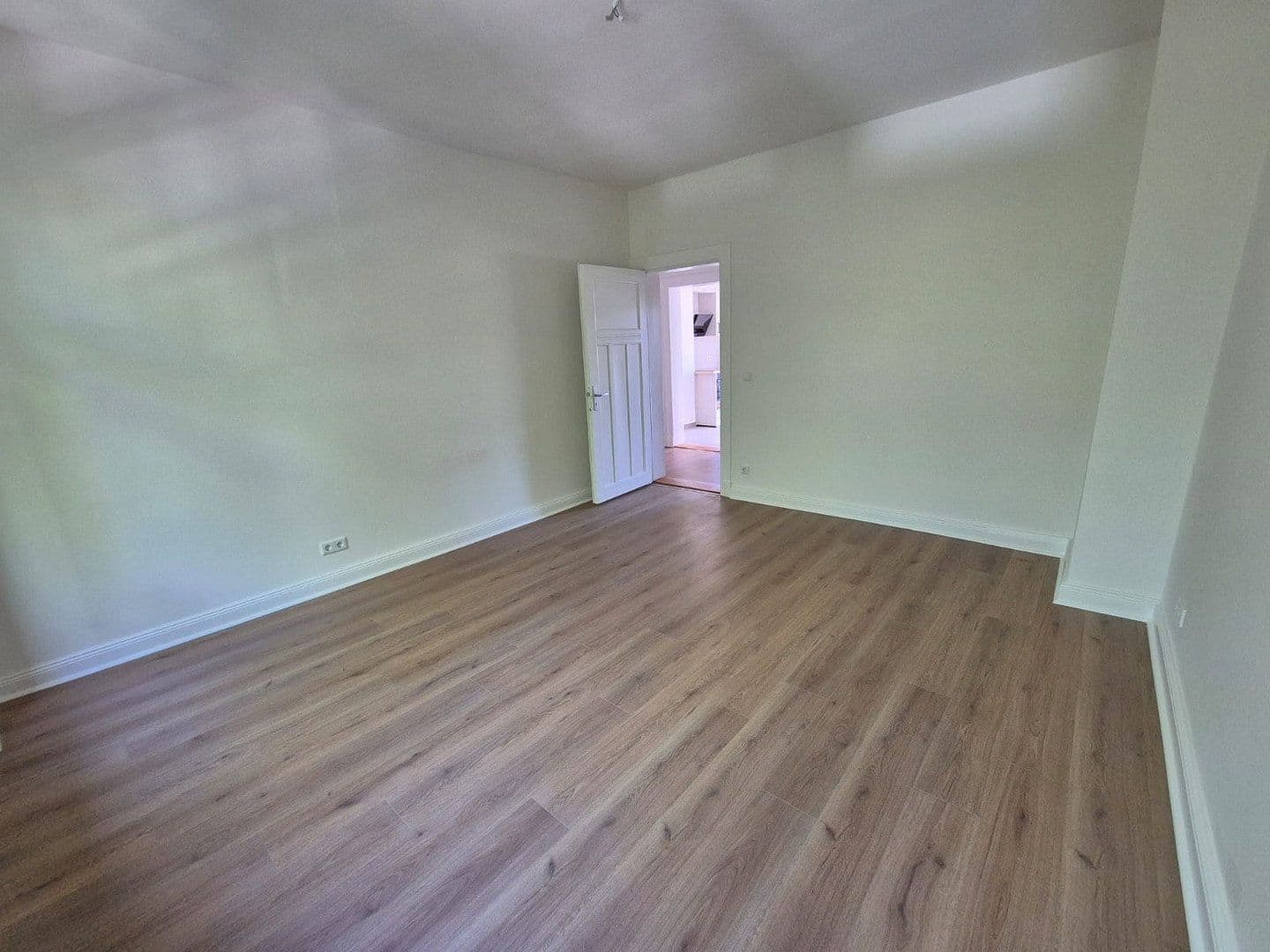 Pronájem bytu 2+1 47 m², Projensdorfer Str. 36, Kiel, Šlesvicko-Holštýnsko Pronájem bytu 2+1 47 m², Projensdorfer Str. 36, Kiel, Šlesvicko-Holštýnsko
