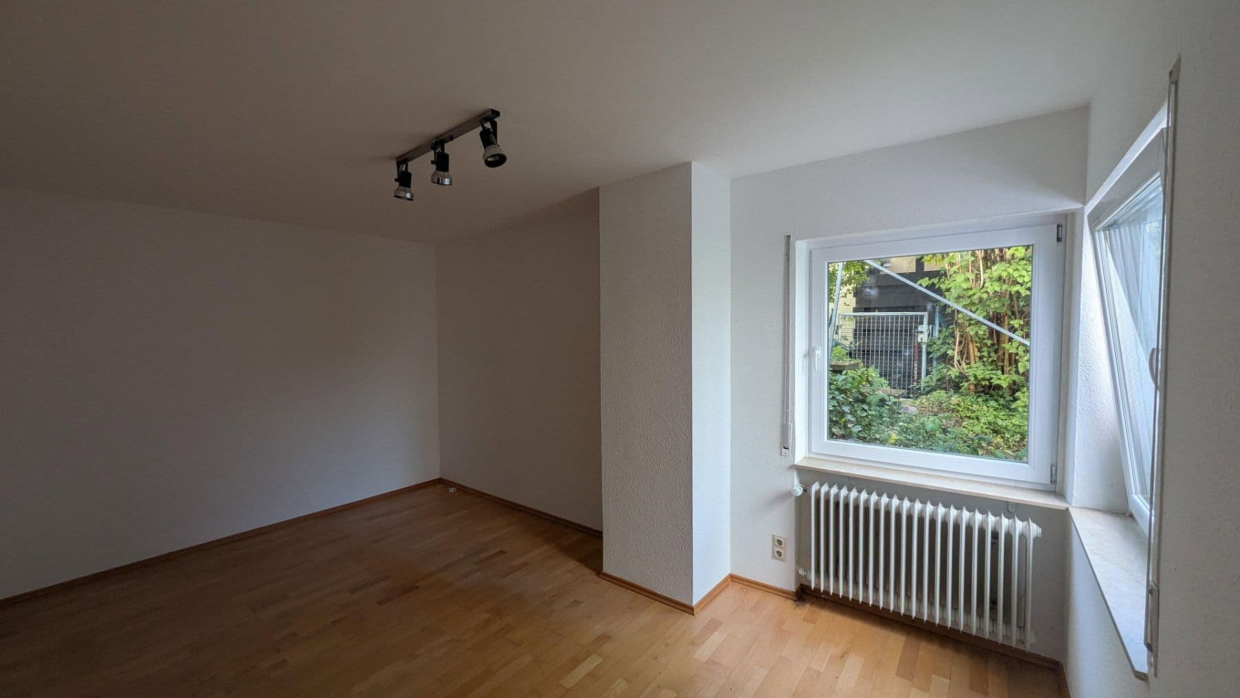Prodej domu 152 m², pozemek 443 m², Einsteinstraße 78, Leonberg, Bádensko-Württembersko Prodej domu 152 m², pozemek 443 m², Einsteinstraße 78, Leonberg, Bádensko-Württembersko