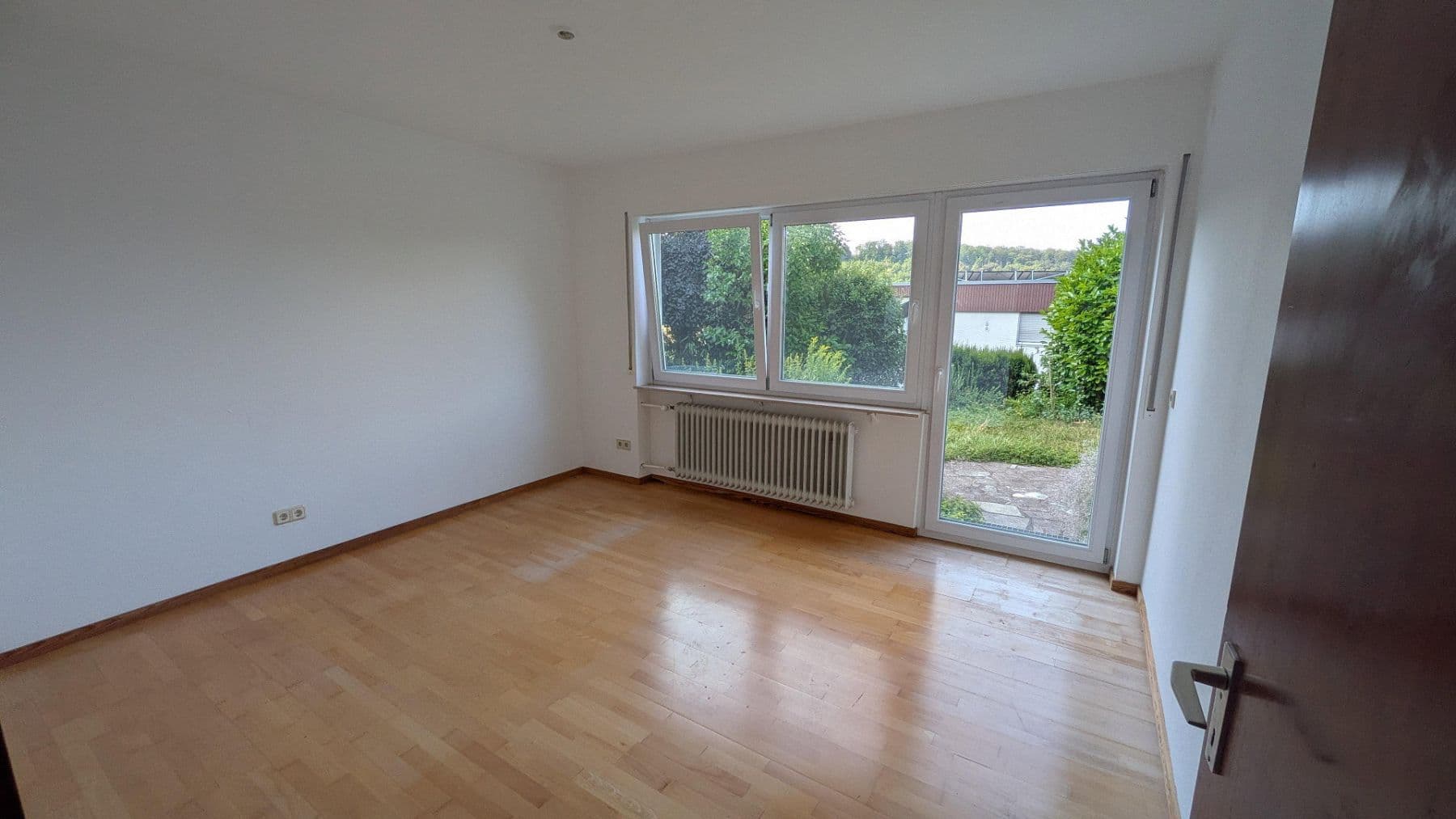 Prodej domu 152 m², pozemek 443 m², Einsteinstraße 78, Leonberg, Bádensko-Württembersko Prodej domu 152 m², pozemek 443 m², Einsteinstraße 78, Leonberg, Bádensko-Württembersko